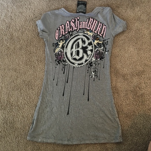 Buckle Tops - Buckle "Crash and Burn" Brand Vneck