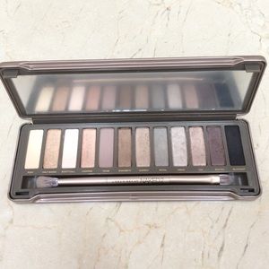 UD Naked2 palette