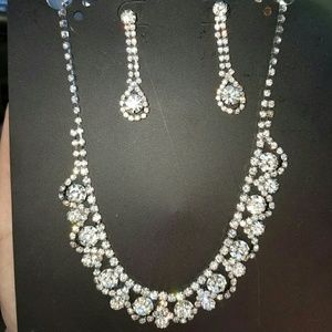 Necklace and Earring set