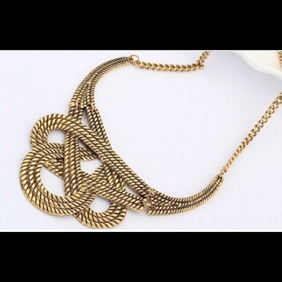 Accessories - ✨🆕 elegant fashion necklace!