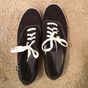 Black Keds