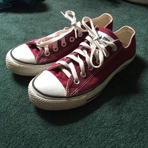 Maroon converse