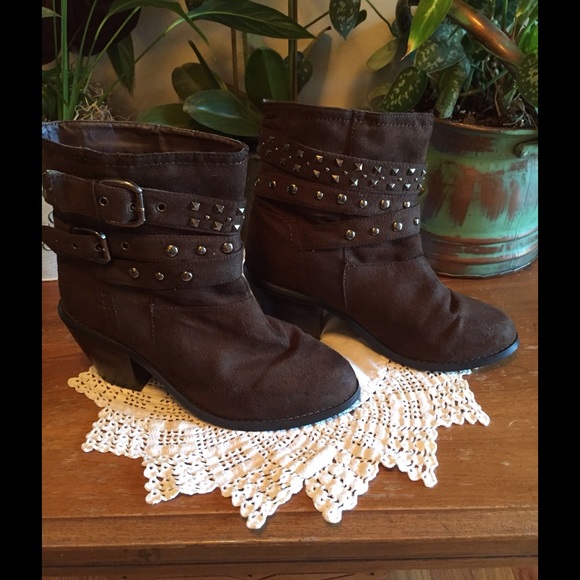 BLUE SUEDE  Shoes - 💐Brown Studded Booties!🍁 Great now & for FALL!!