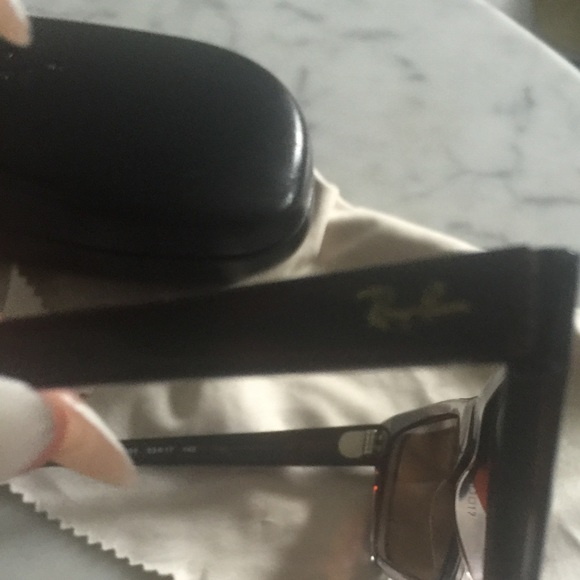 Sold Ray ban prescription sunglasses like new - Picture 2 of 4