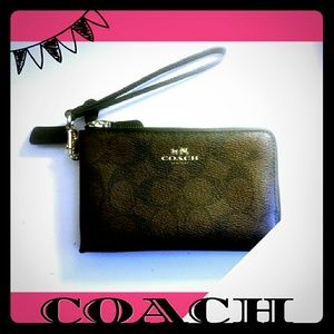 Coach signature pvc double pocket corner zip wrist