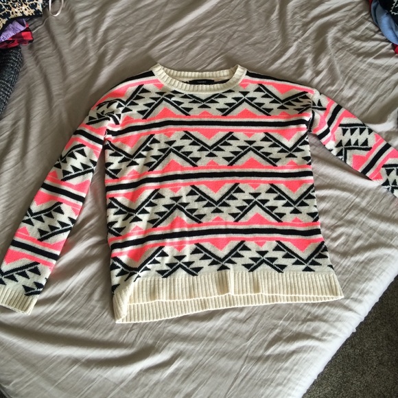 Striped pink black and white knitted pull over