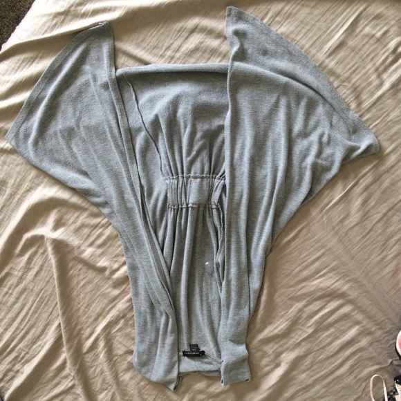 Grey Sleeveless cardigan??
