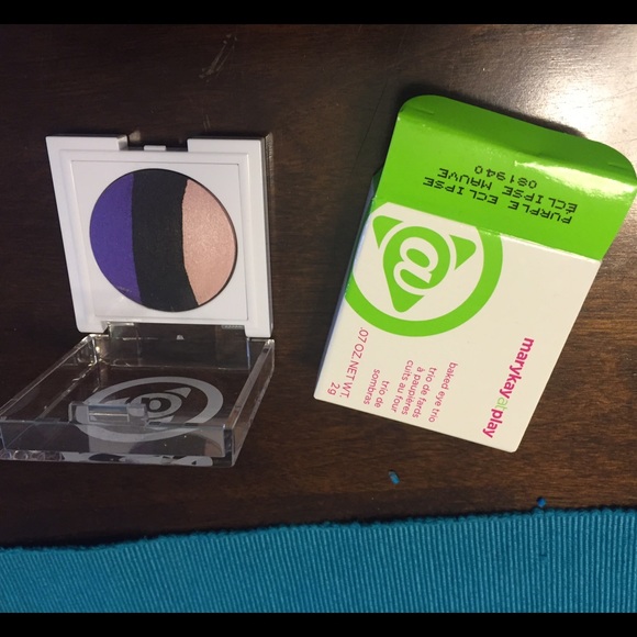 Mary Kay eyeshadow - Picture 1 of 1