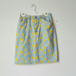 Sweet floral denim skirt