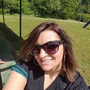 Meet your Posher, April