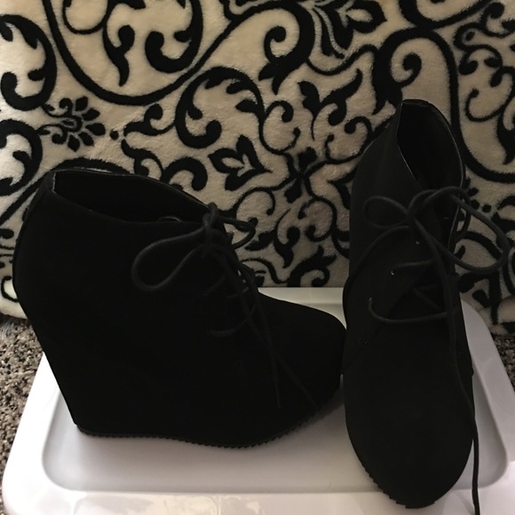Elle Shoes - Elle brand black lace up high heeled booties