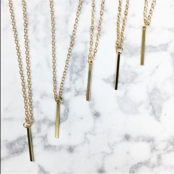 💜 Gold Bar Necklace - Picture 2 of 4