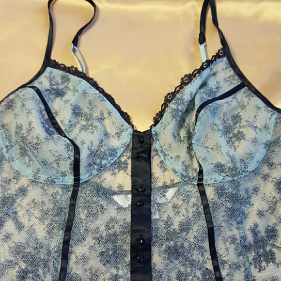 Victoria Secret Angeles lace top . - Picture 2 of 4