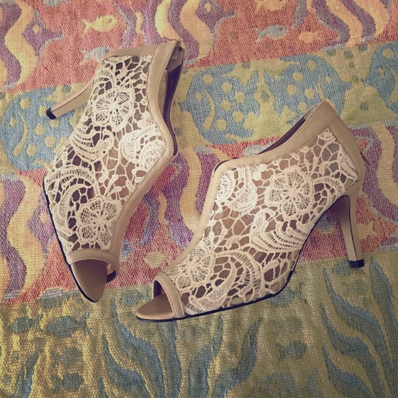 Chico's Shoes - Chico's Patricia Ecru Lace Heels