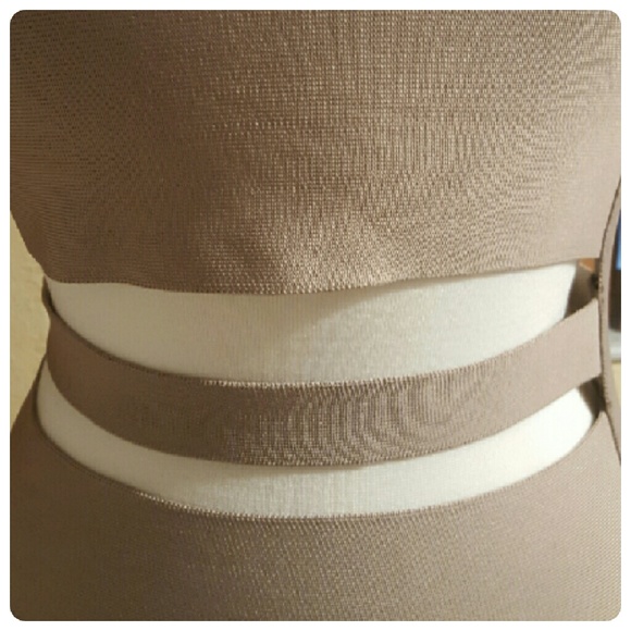 1 left .New style solid dress - Picture 3 of 4