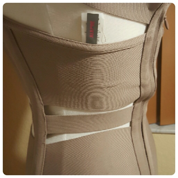 1 left .New style solid dress - Picture 4 of 4