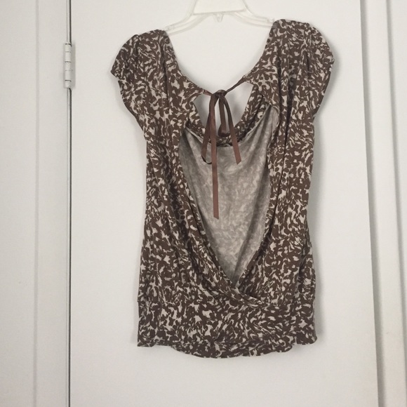 Backless Express Top - Picture 2 of 4