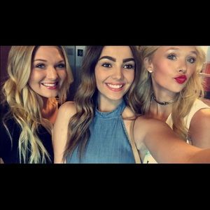 Meet your Posher, Alexia