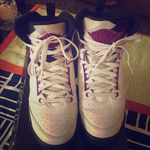 Jordan Sixty Plus GS white red plum - black