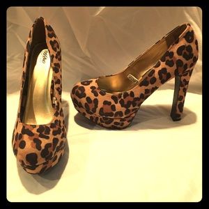 Cheetah platform pumps