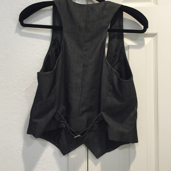 Vest - Picture 2 of 3