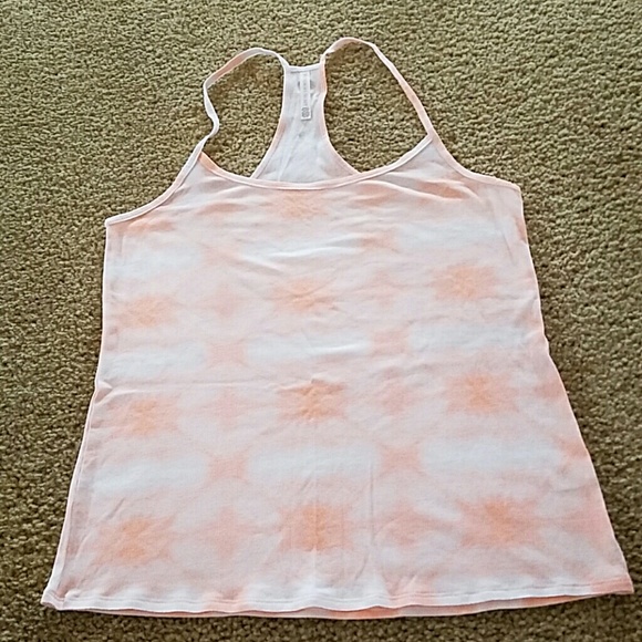Victoria secret tank, nwot, size xs, but can fit m