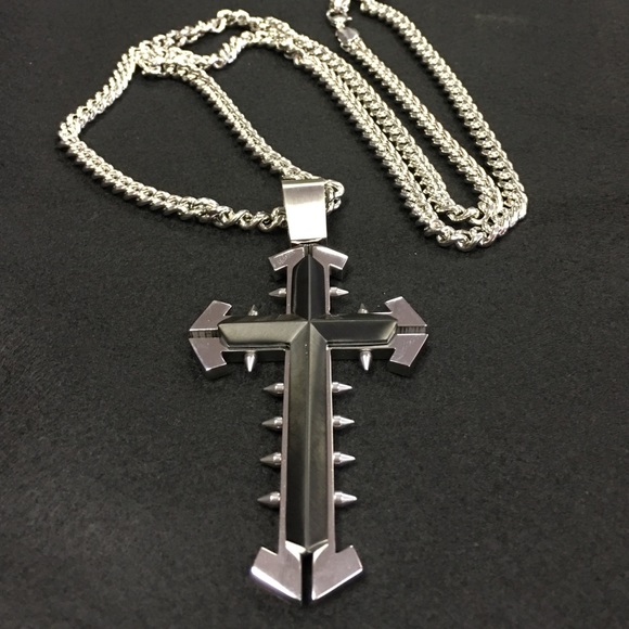 Beautiful stainless steel necklace with 34'' chain