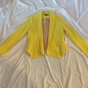 Yellow blazer