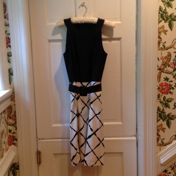 Ann Taylor Blk/White Slvls Dress Never Worn! sz 4