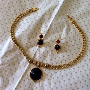Pair of necklace & Earrings