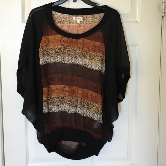 Long blouse. Great with leggings