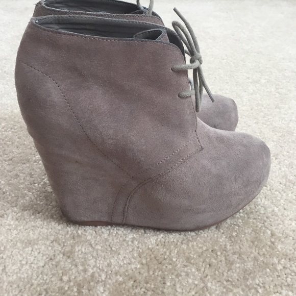 Steve Madden suede booties