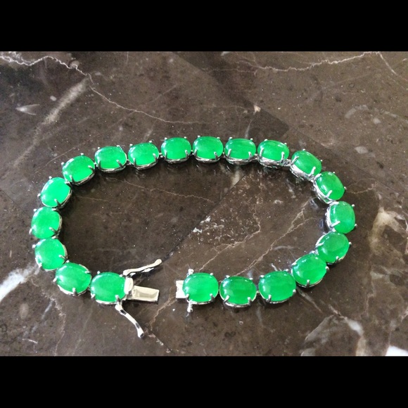 Jewelry - New Genuine Green Jade Bracelet 💥Price Drop💥