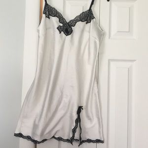 Vs nightgown