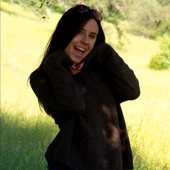 Meet your Posher, Samie - Picture 1 of 1