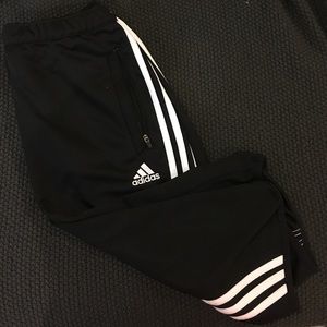 Adidas 3/4th length soccer sweats!