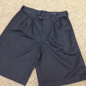 Men's IZod golf pleated shorts