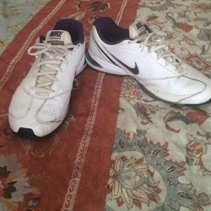 Nike shoes suze 9 womens, like new
