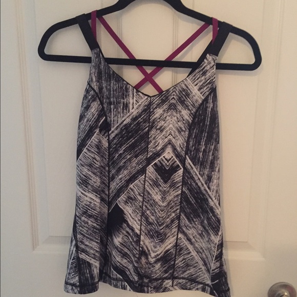 Lululemon workout top