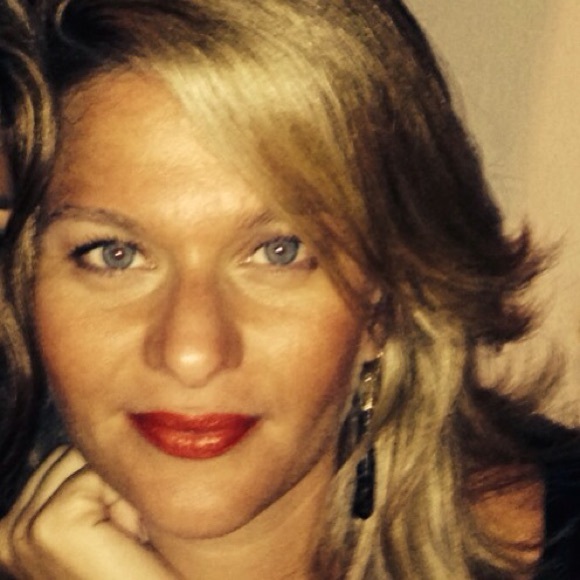 Meet your Posher, Sara - Picture 1 of 1