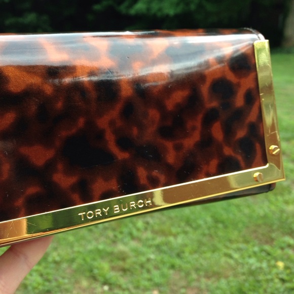 Tory Burch Accessories - Tortoise Shell Tory Burch Sun Glasses Case