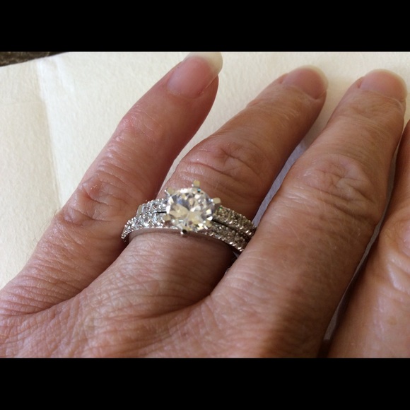 New Simulated Diamond Ring Set - Picture 4 of 4