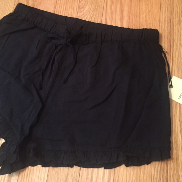 Black shorts - Picture 3 of 4