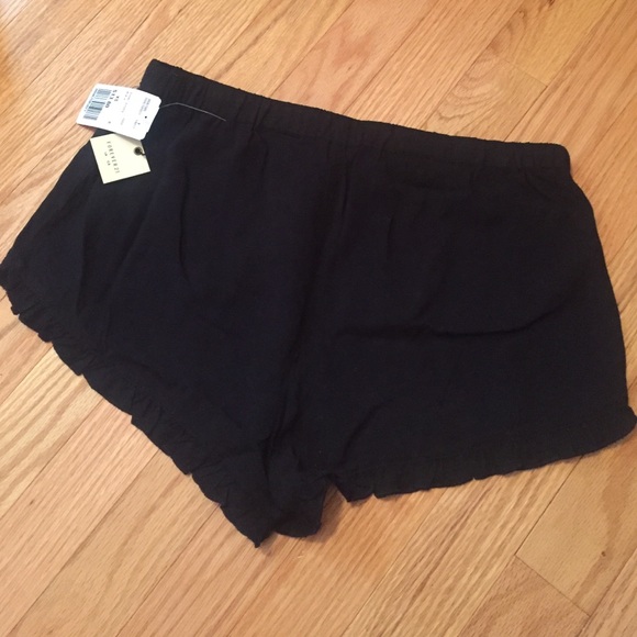 Black shorts - Picture 4 of 4