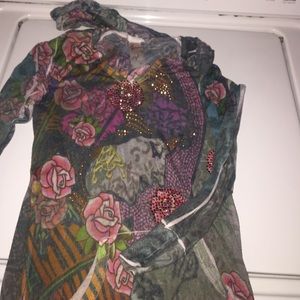 Long sleeve hooded shirt