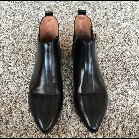 Black leather Madewell booties