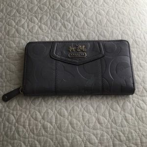 🎉PRICE DROP🎉Coach zip up wallet