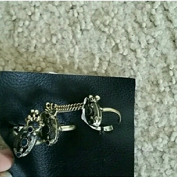 Free People Jewelry - Free People chained rings NWT