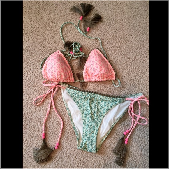 Never Wore VS Bikini Top
