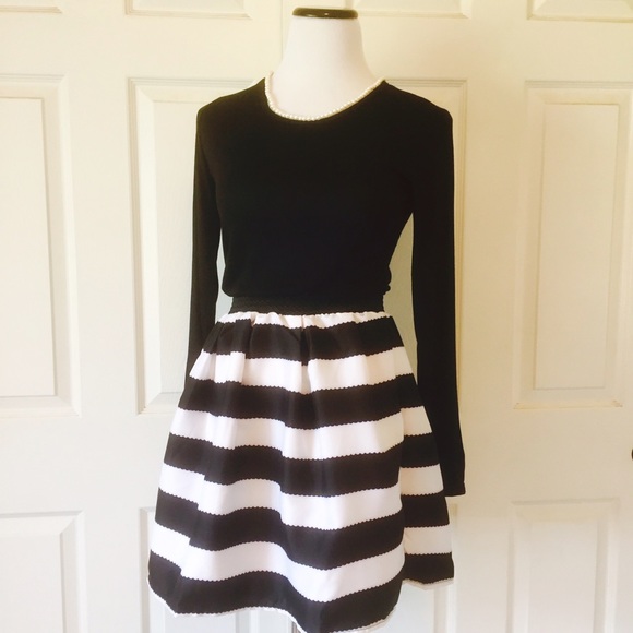 BLACK & WHITE FIT & FLARE DRESS. - Picture 2 of 3